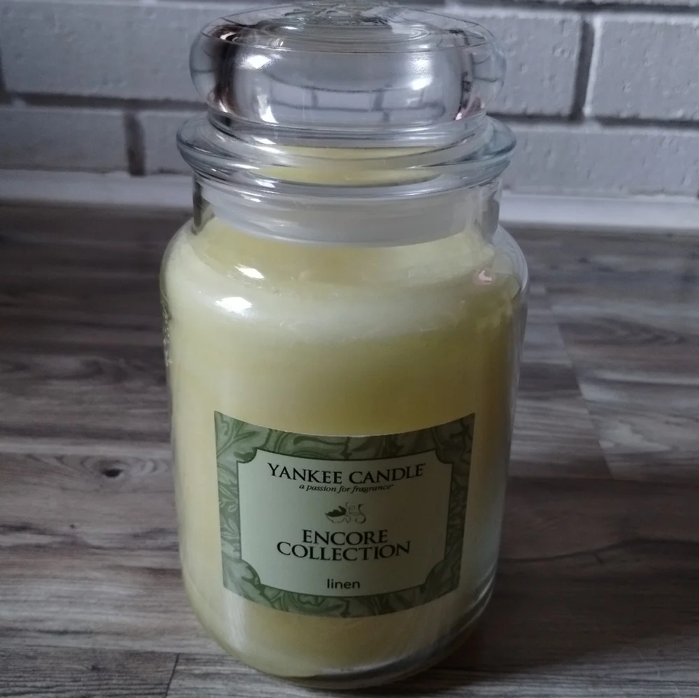 Yankee Candle Encore Collection Linen Scent 22 oz